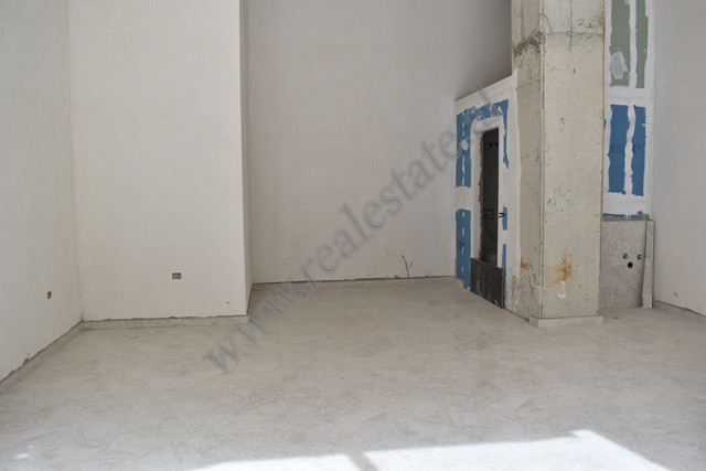 Espace commercial à louer dans le quartier zogu i zi à Tirana, albanie (3)